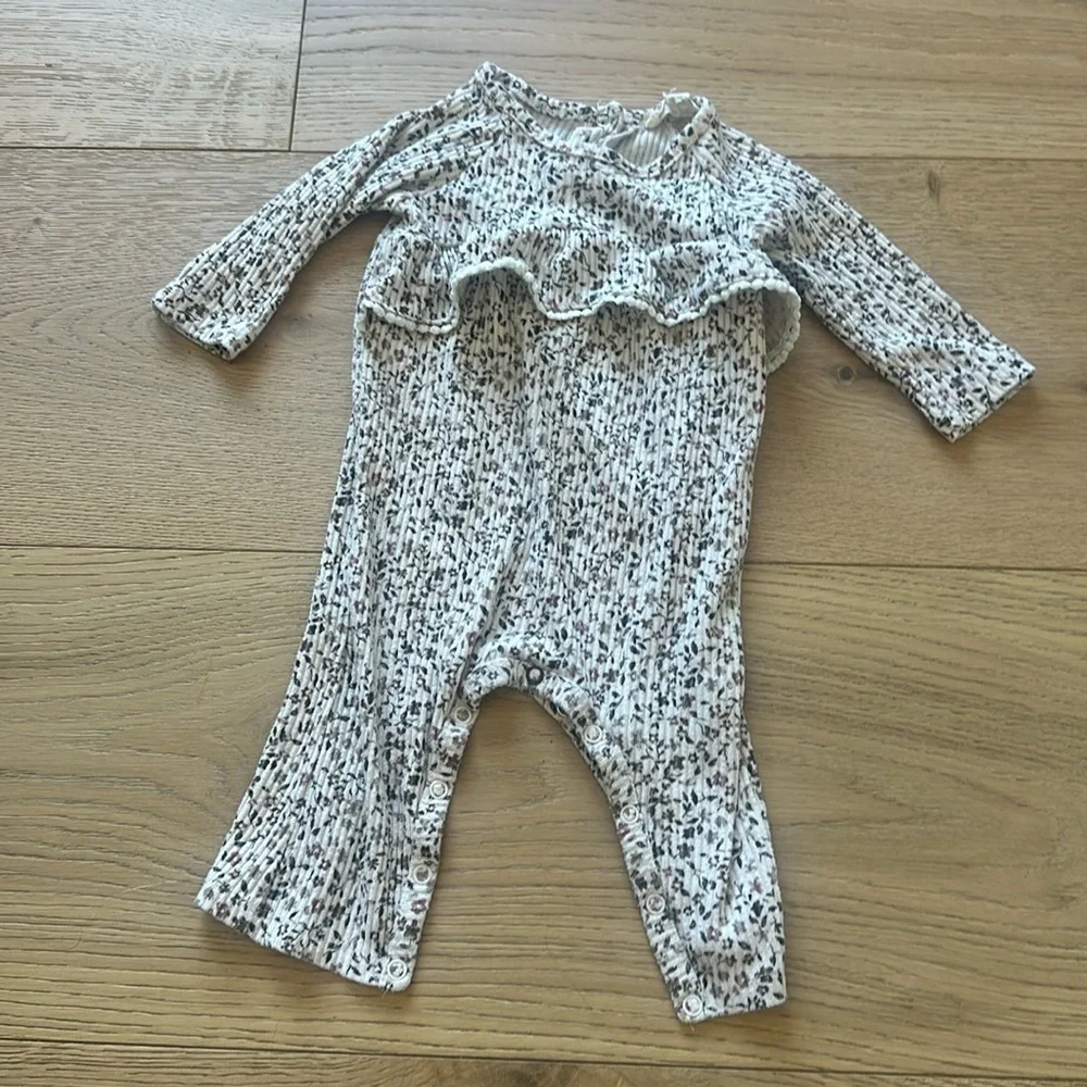 Jessica Simpson rubbed ruffle romper long sleeve 3/6 white brown floral